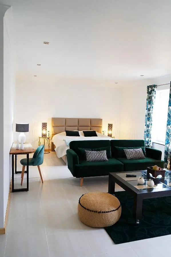 Chateau Boussas Couloume-Mondebat Bed & Breakfast